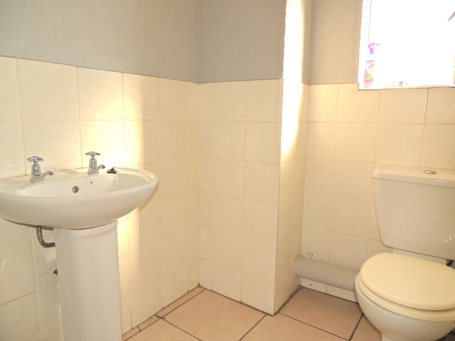 2 Bedroom Property for Sale in Willowbrook Gauteng