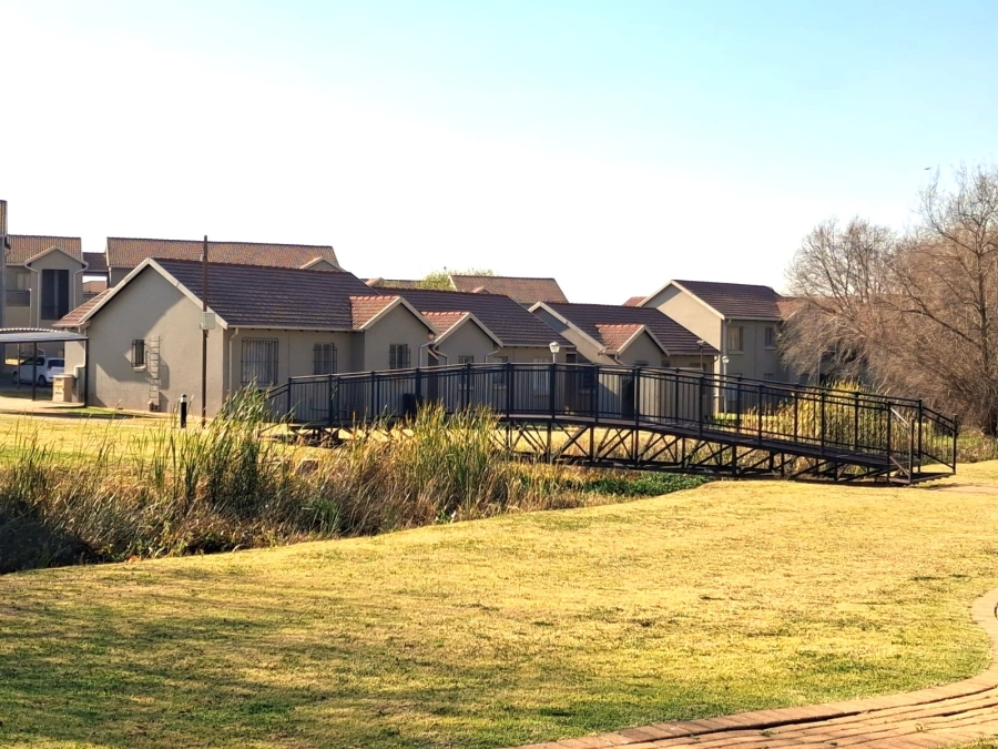 2 Bedroom Property for Sale in Willowbrook Gauteng