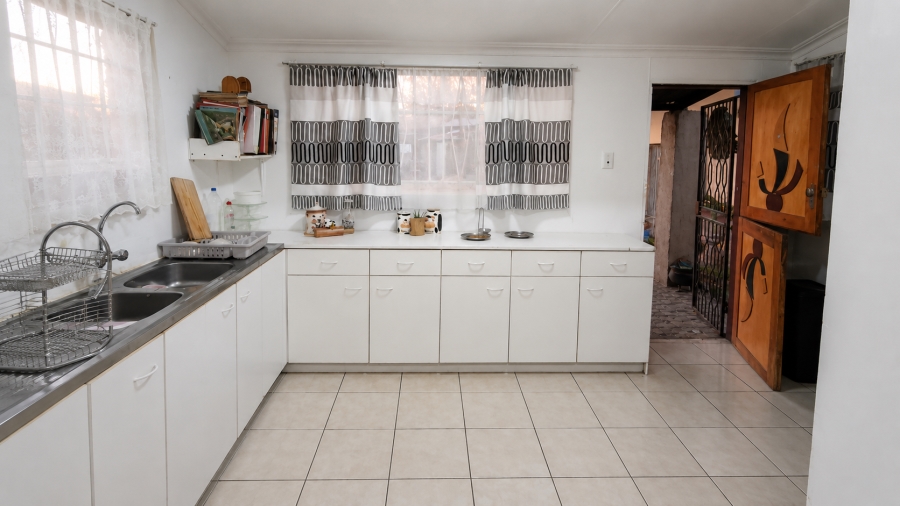 To Let 3 Bedroom Property for Rent in Rensburg Gauteng
