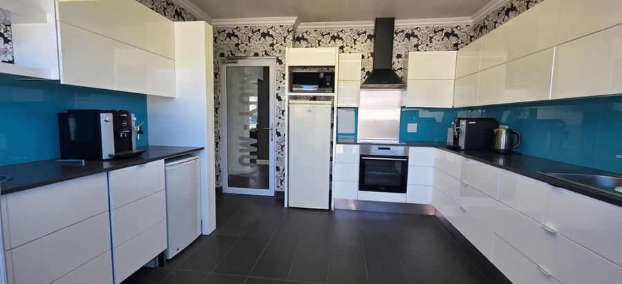 Commercial Property for Sale in Gallo Manor Gauteng