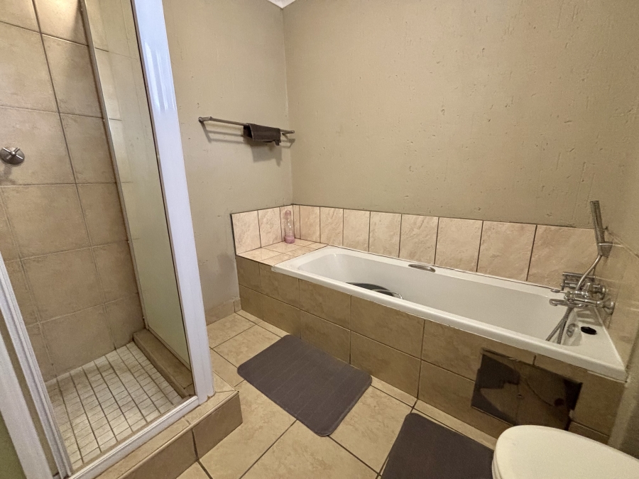 To Let 2 Bedroom Property for Rent in Ferndale Gauteng