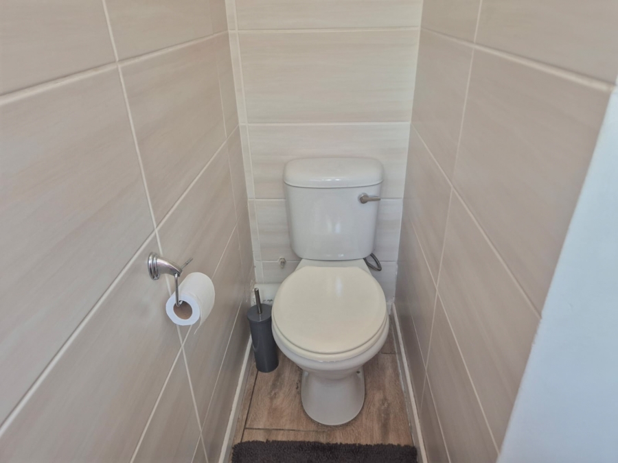 To Let 1 Bedroom Property for Rent in Parkhurst Gauteng