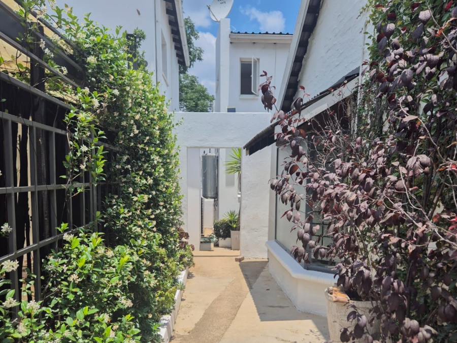 To Let 1 Bedroom Property for Rent in Parkhurst Gauteng