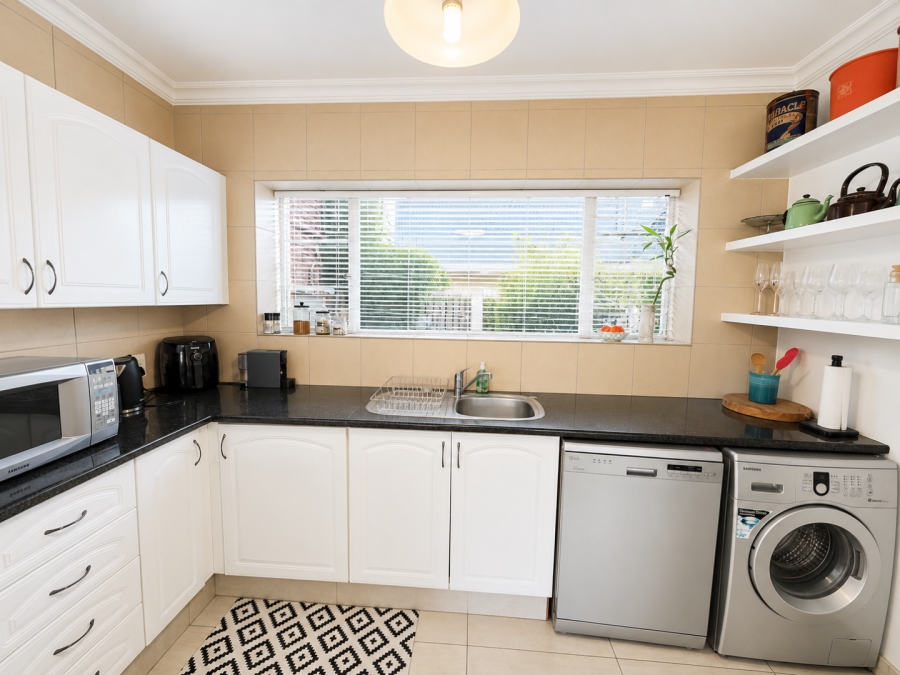 2 Bedroom Property for Sale in Robindale Gauteng