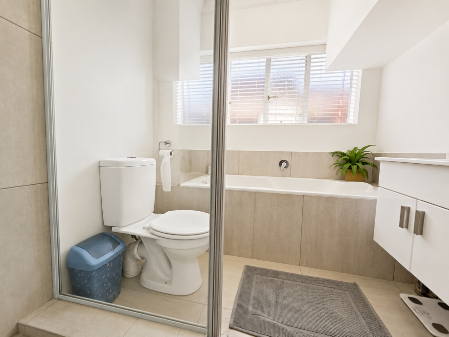 2 Bedroom Property for Sale in Robindale Gauteng