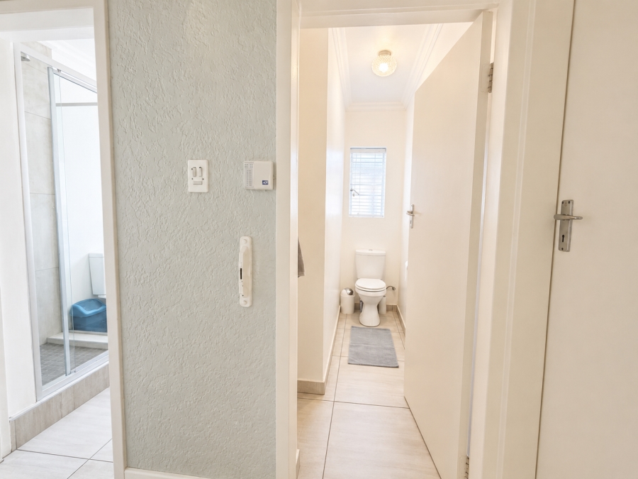 2 Bedroom Property for Sale in Robindale Gauteng