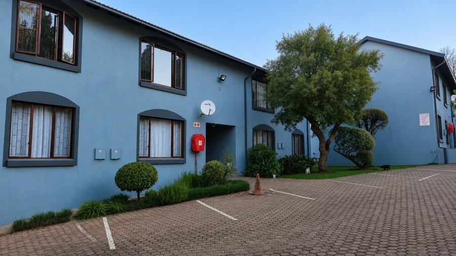 2 Bedroom Property for Sale in Linden Gauteng