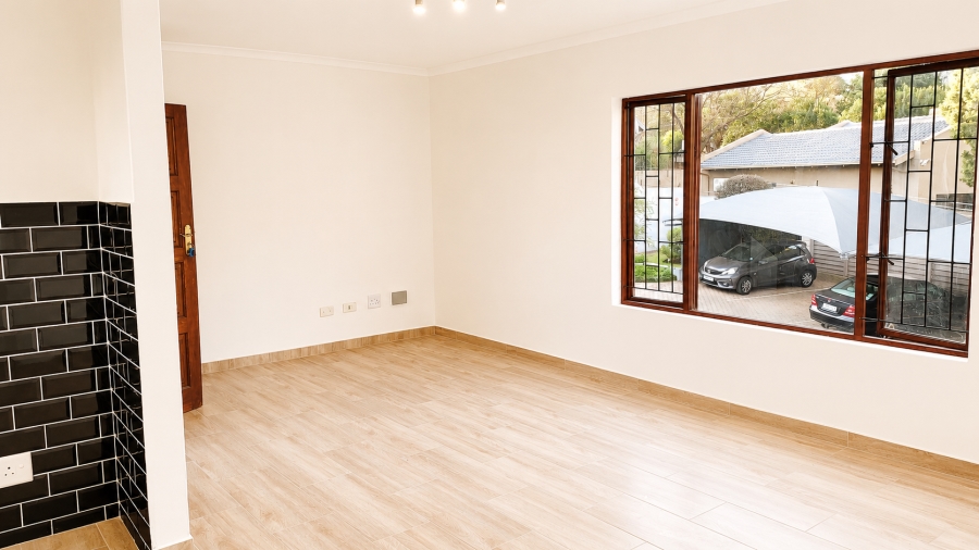 2 Bedroom Property for Sale in Linden Gauteng
