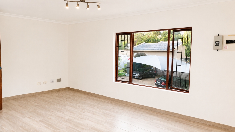 2 Bedroom Property for Sale in Linden Gauteng