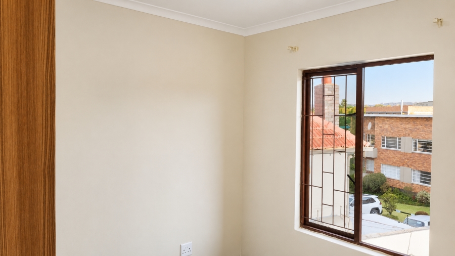2 Bedroom Property for Sale in Linden Gauteng
