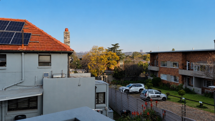 2 Bedroom Property for Sale in Linden Gauteng