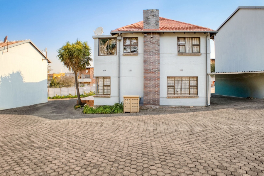 2 Bedroom Property for Sale in Linden Gauteng
