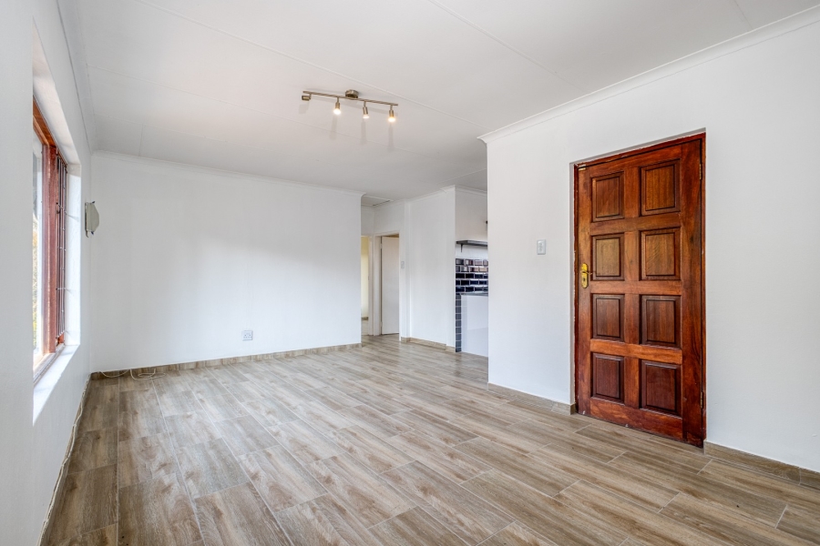 2 Bedroom Property for Sale in Linden Gauteng