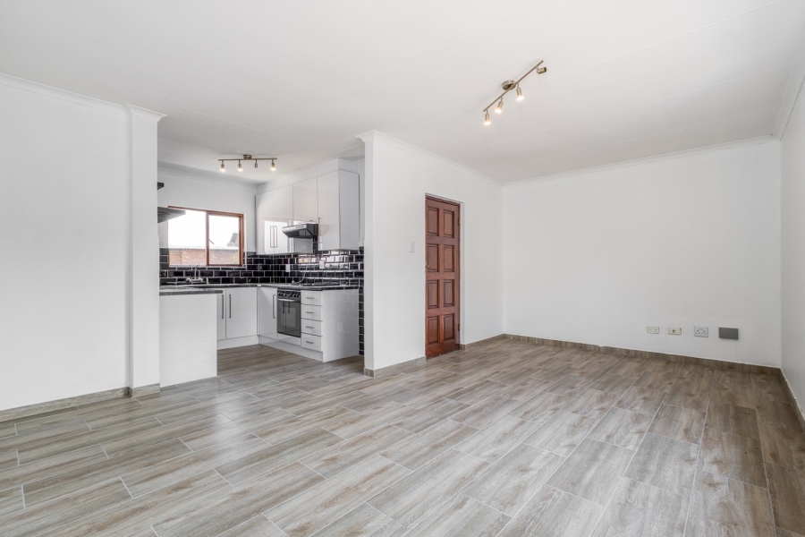 2 Bedroom Property for Sale in Linden Gauteng