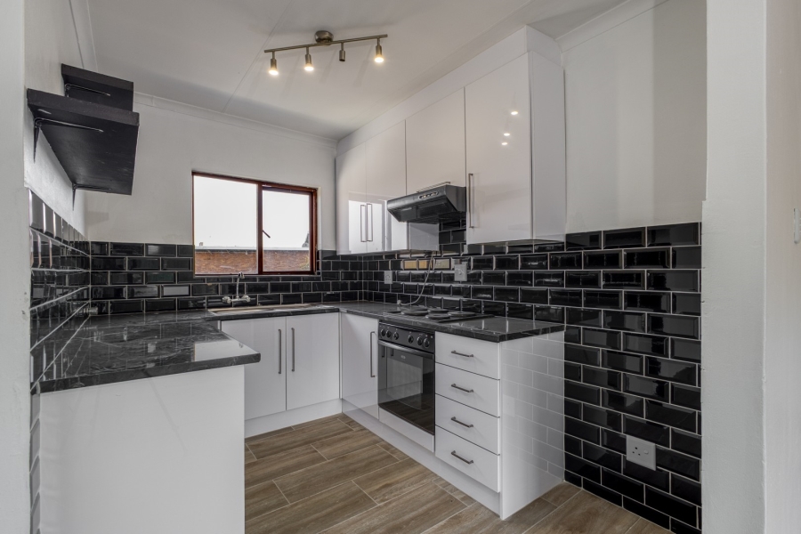 2 Bedroom Property for Sale in Linden Gauteng