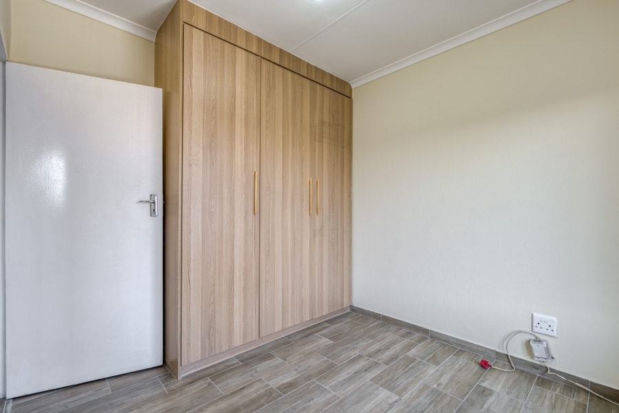 2 Bedroom Property for Sale in Linden Gauteng