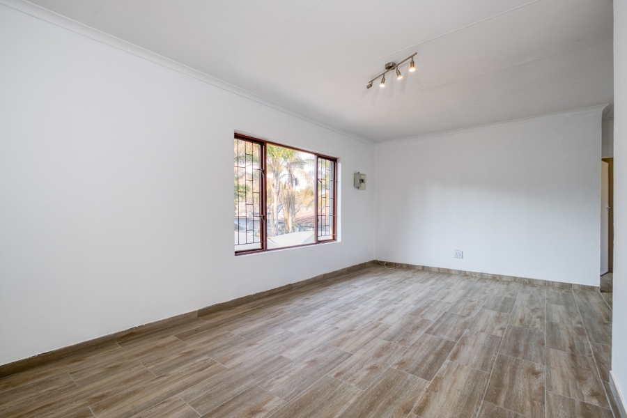 2 Bedroom Property for Sale in Linden Gauteng