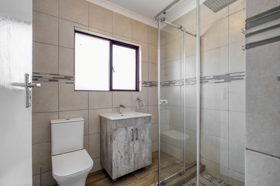 2 Bedroom Property for Sale in Linden Gauteng
