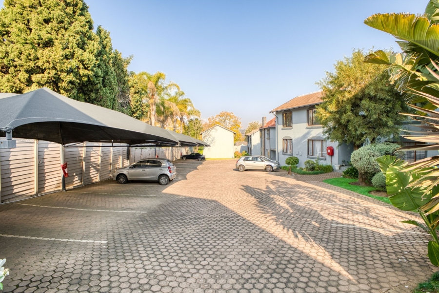 2 Bedroom Property for Sale in Linden Gauteng