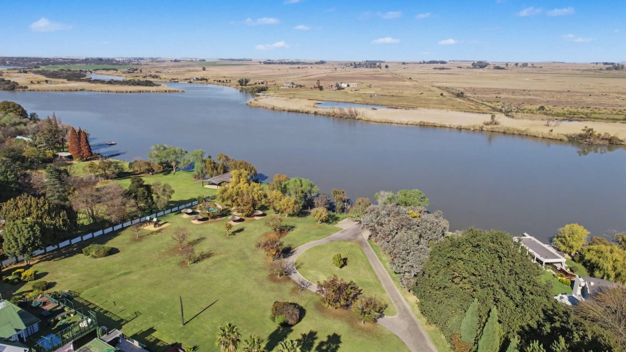 5 Bedroom Property for Sale in Vaalview Gauteng