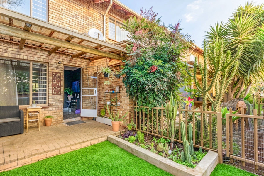 2 Bedroom Property for Sale in Sundowner Gauteng