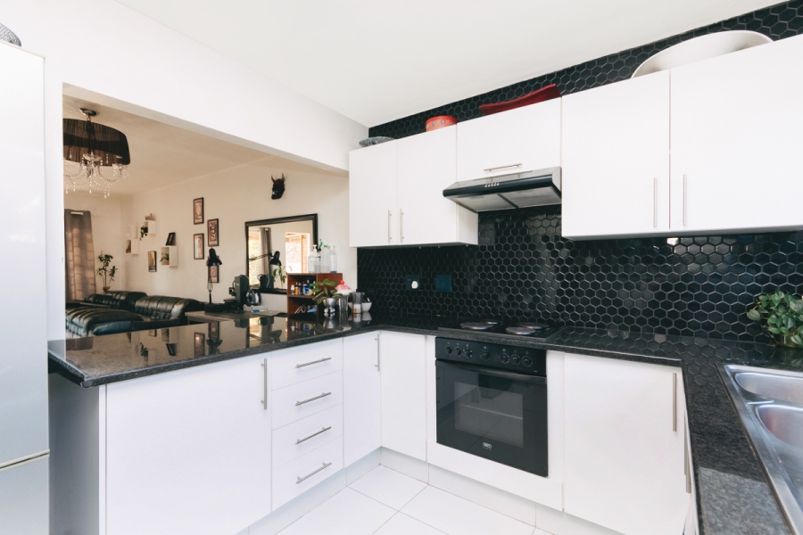 2 Bedroom Property for Sale in Sundowner Gauteng