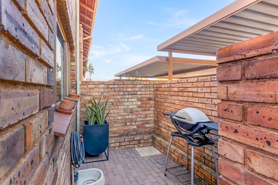 2 Bedroom Property for Sale in Sundowner Gauteng