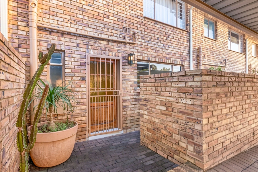 2 Bedroom Property for Sale in Sundowner Gauteng