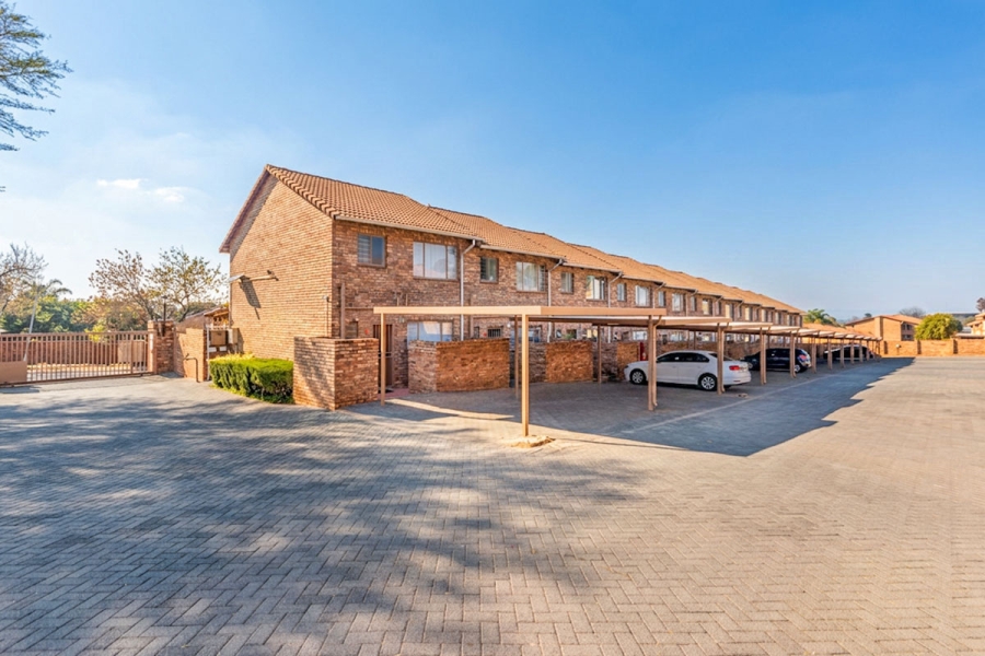 2 Bedroom Property for Sale in Sundowner Gauteng