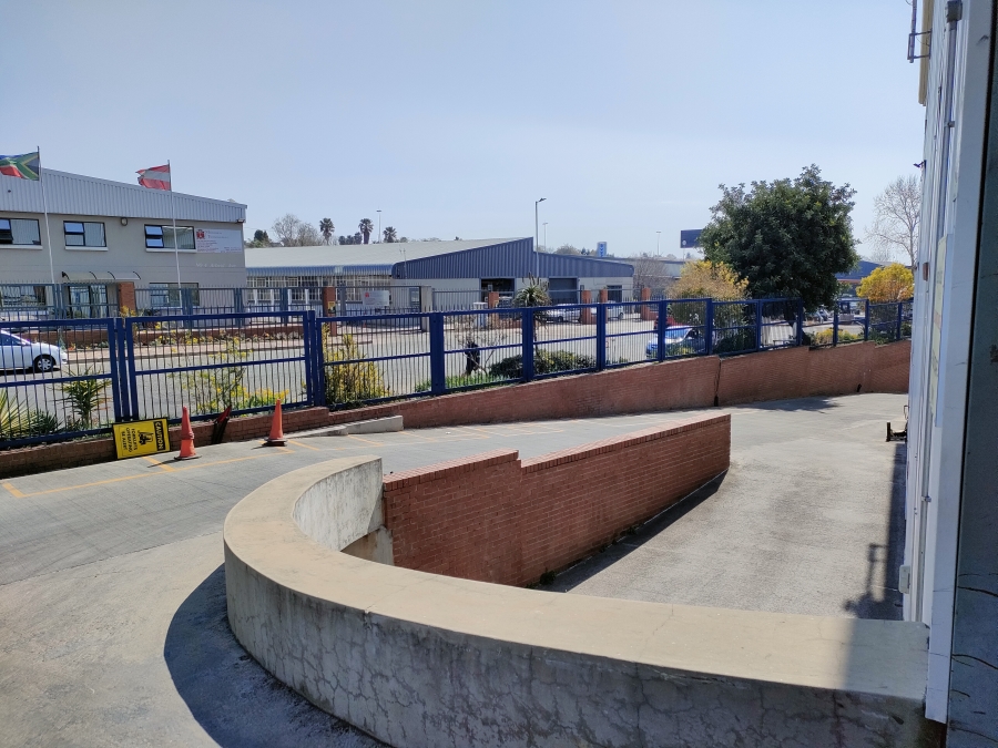 To Let Commercial Property for Rent in Strijdom Park Gauteng