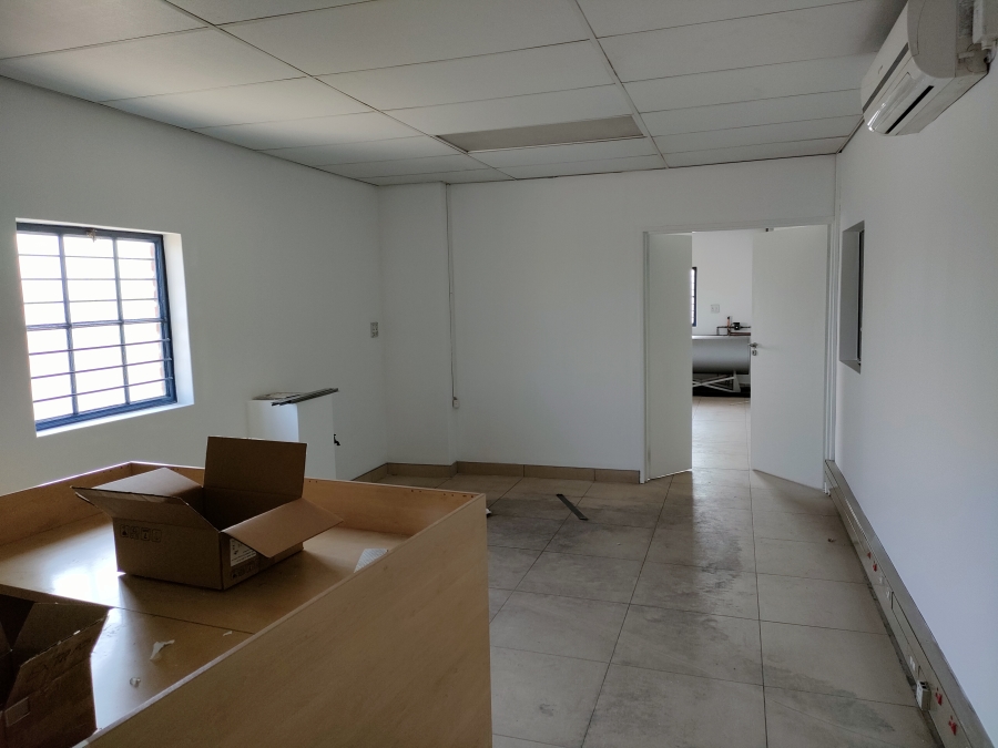 To Let Commercial Property for Rent in Strijdom Park Gauteng