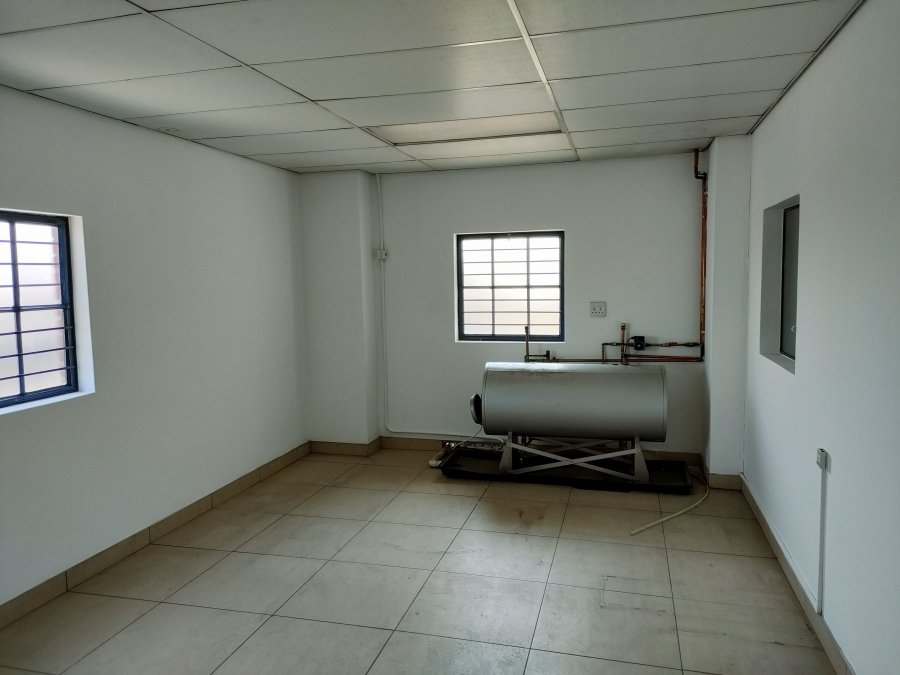 To Let Commercial Property for Rent in Strijdom Park Gauteng