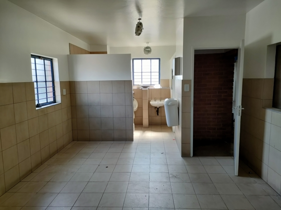 To Let Commercial Property for Rent in Strijdom Park Gauteng