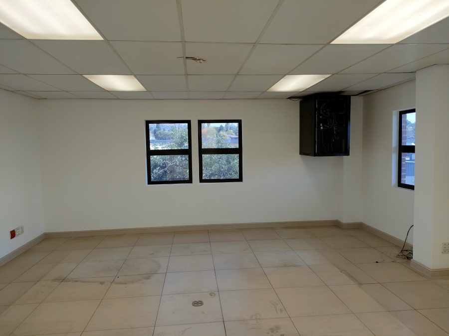 To Let Commercial Property for Rent in Strijdom Park Gauteng