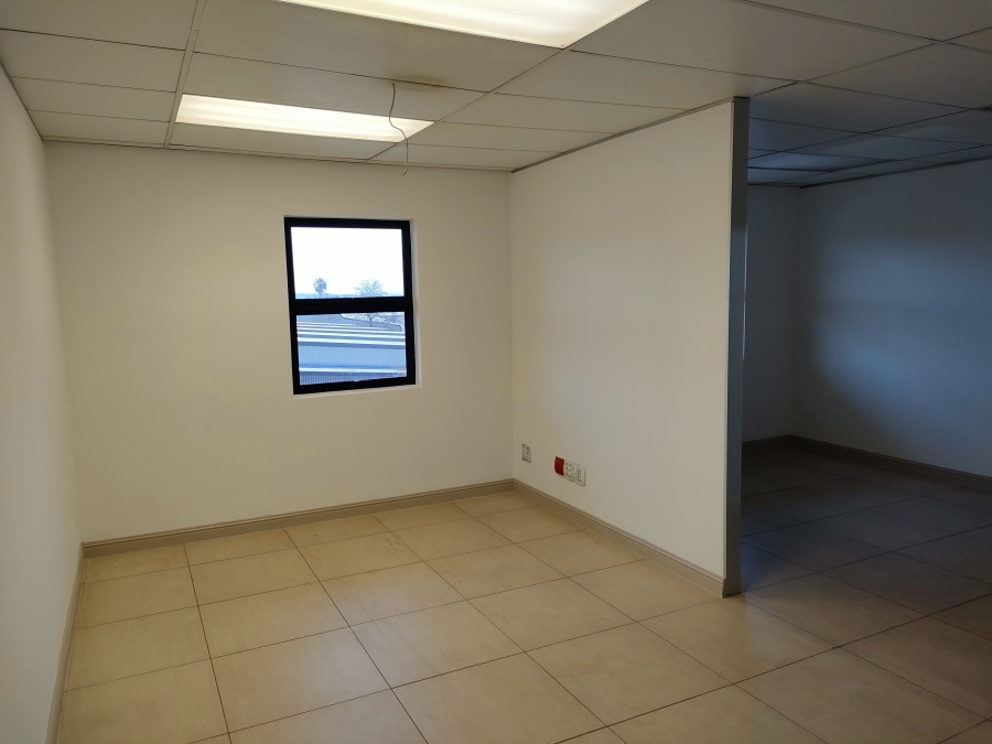 To Let Commercial Property for Rent in Strijdom Park Gauteng
