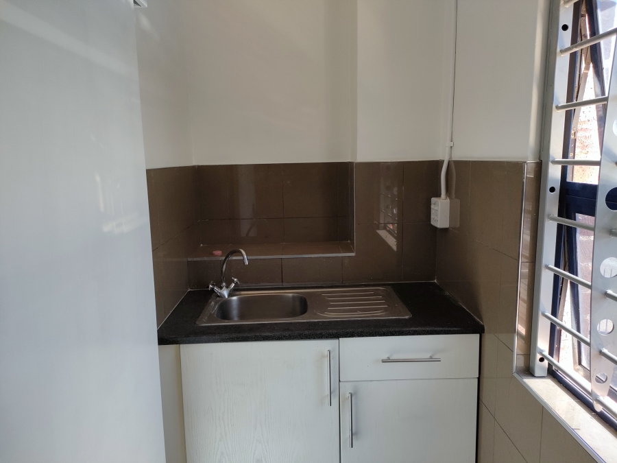 To Let Commercial Property for Rent in Strijdom Park Gauteng