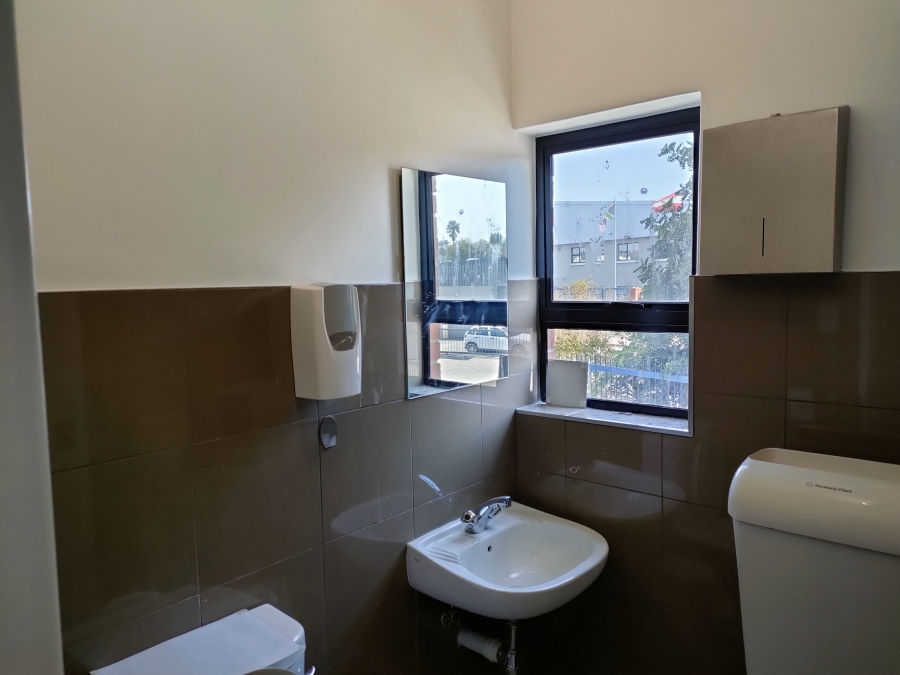 To Let Commercial Property for Rent in Strijdom Park Gauteng