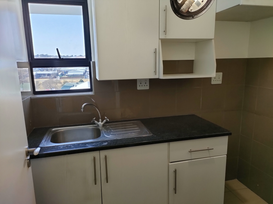 To Let Commercial Property for Rent in Strijdom Park Gauteng