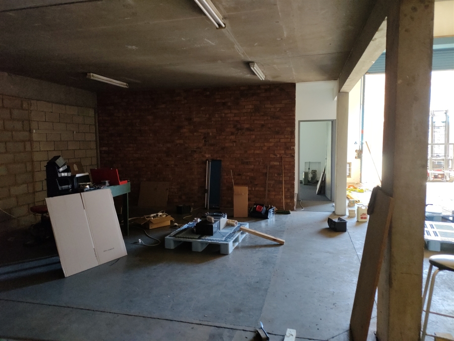 To Let Commercial Property for Rent in Strijdom Park Gauteng