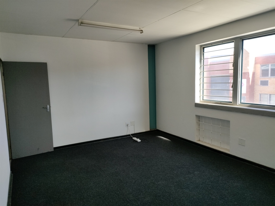 To Let Commercial Property for Rent in Strijdom Park Gauteng