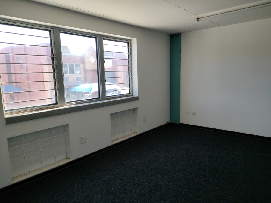 To Let Commercial Property for Rent in Strijdom Park Gauteng