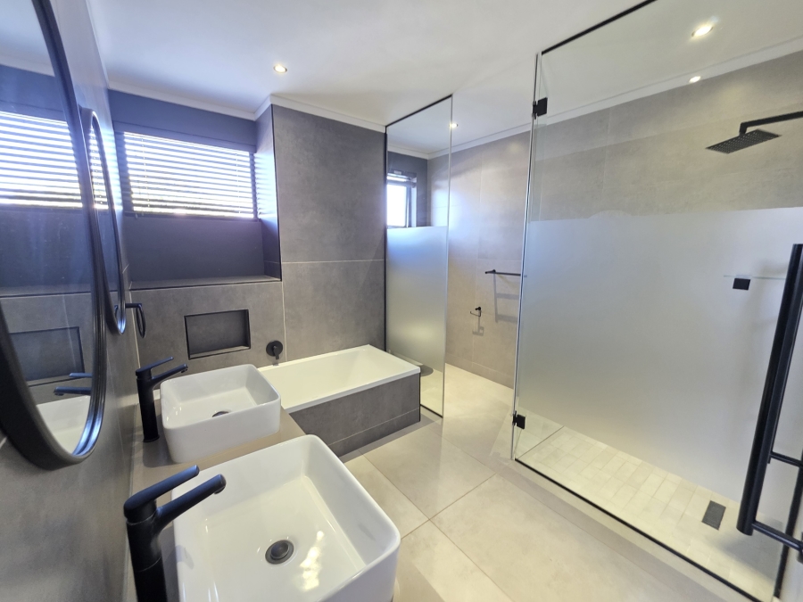 3 Bedroom Property for Sale in Waterkloof Heights Gauteng