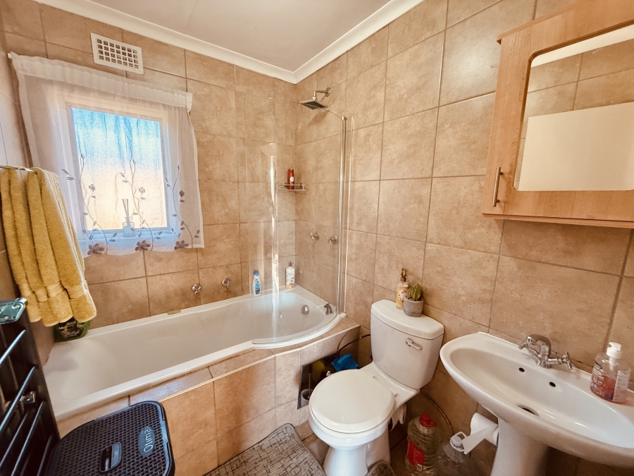2 Bedroom Property for Sale in Olympus AH Gauteng