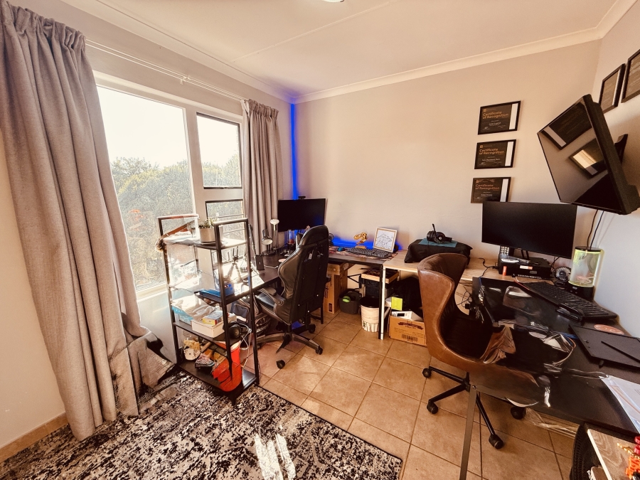 2 Bedroom Property for Sale in Olympus AH Gauteng