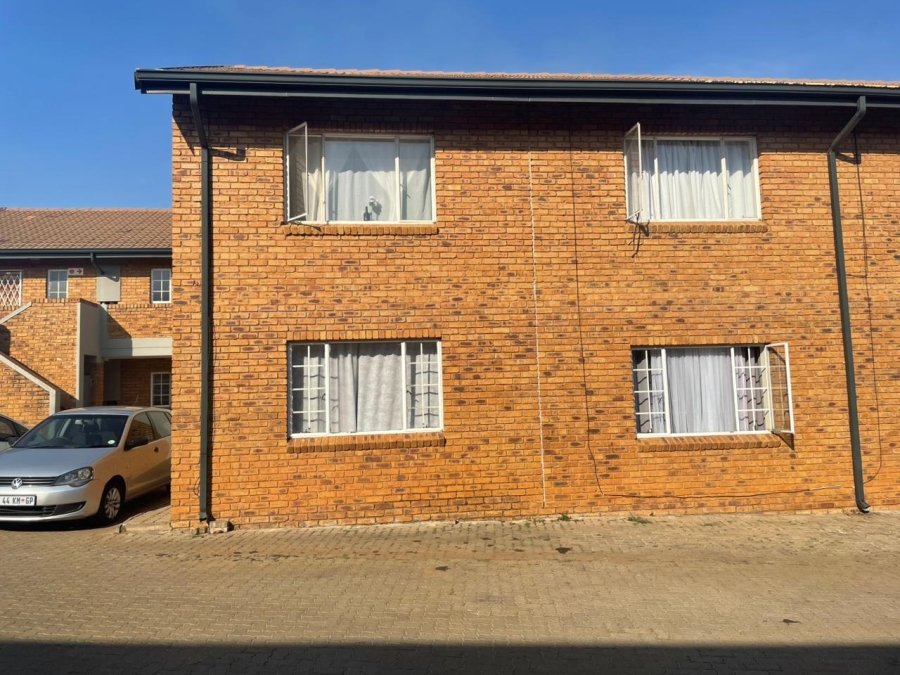 1 Bedroom Property for Sale in Lotus Gardens Gauteng