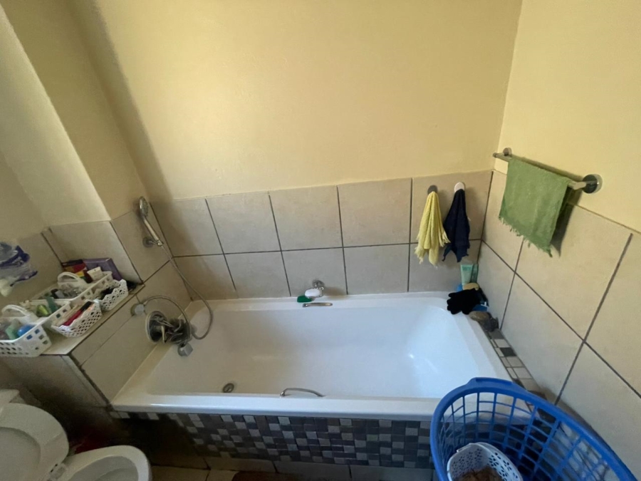 1 Bedroom Property for Sale in Lotus Gardens Gauteng