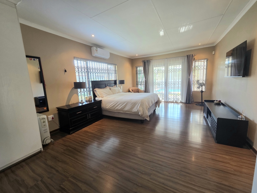 5 Bedroom Property for Sale in Noordwyk Gauteng