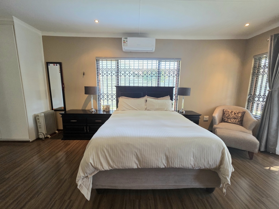 5 Bedroom Property for Sale in Noordwyk Gauteng