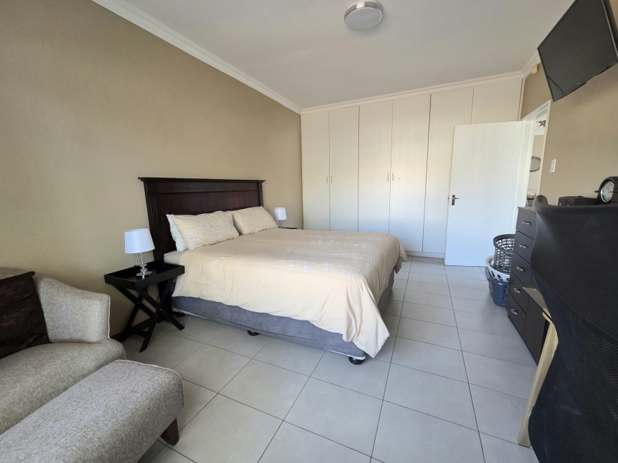 5 Bedroom Property for Sale in Noordwyk Gauteng