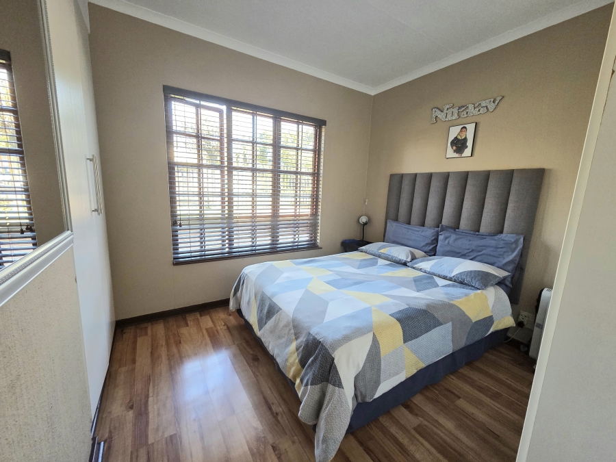 5 Bedroom Property for Sale in Noordwyk Gauteng